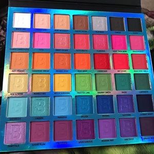 Meet your Posher, Nessa